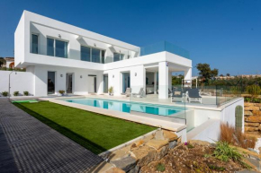 luxurious villa MOGA overlooking the sea and Gibraltar, San Roque